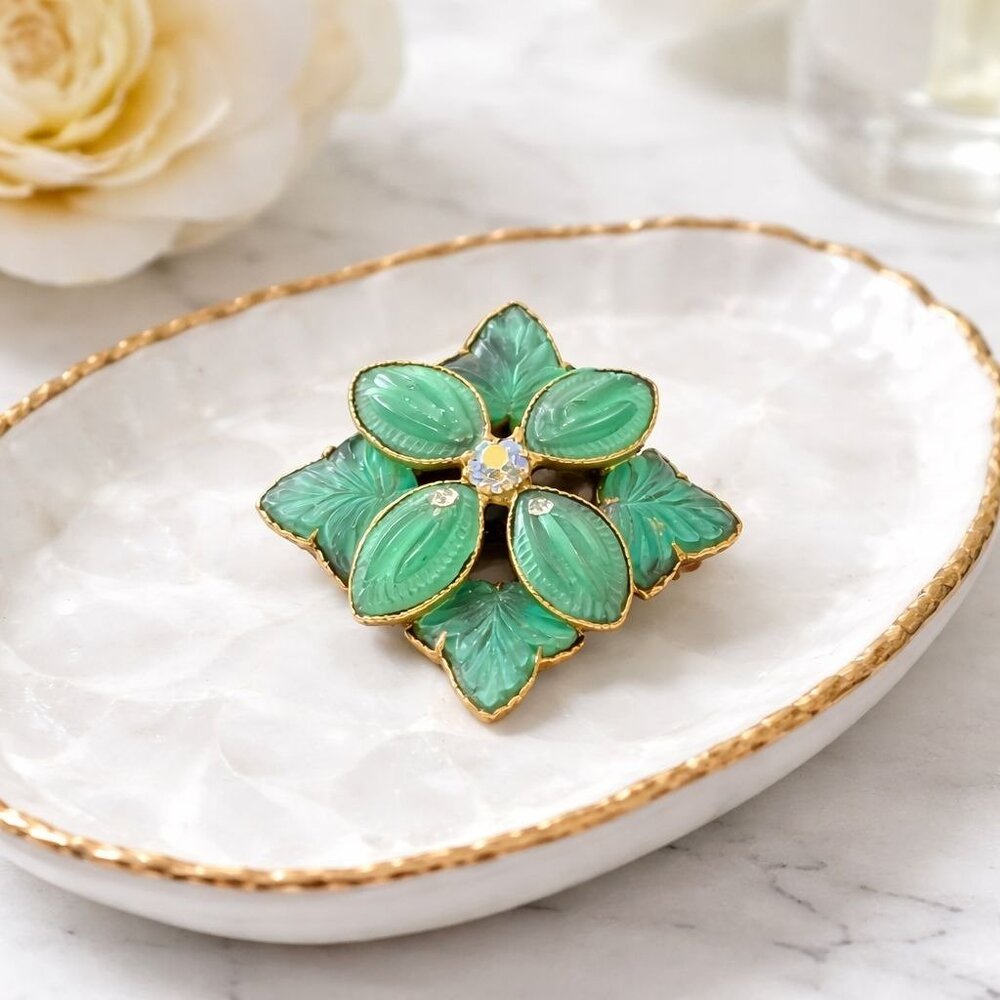 Vintage Green Enamel‎ & Gold-Tone Floral Brooch Pin With Rhinestone Center